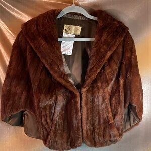 Brown Red vintage Fur cape with pockets for‎ Women. G